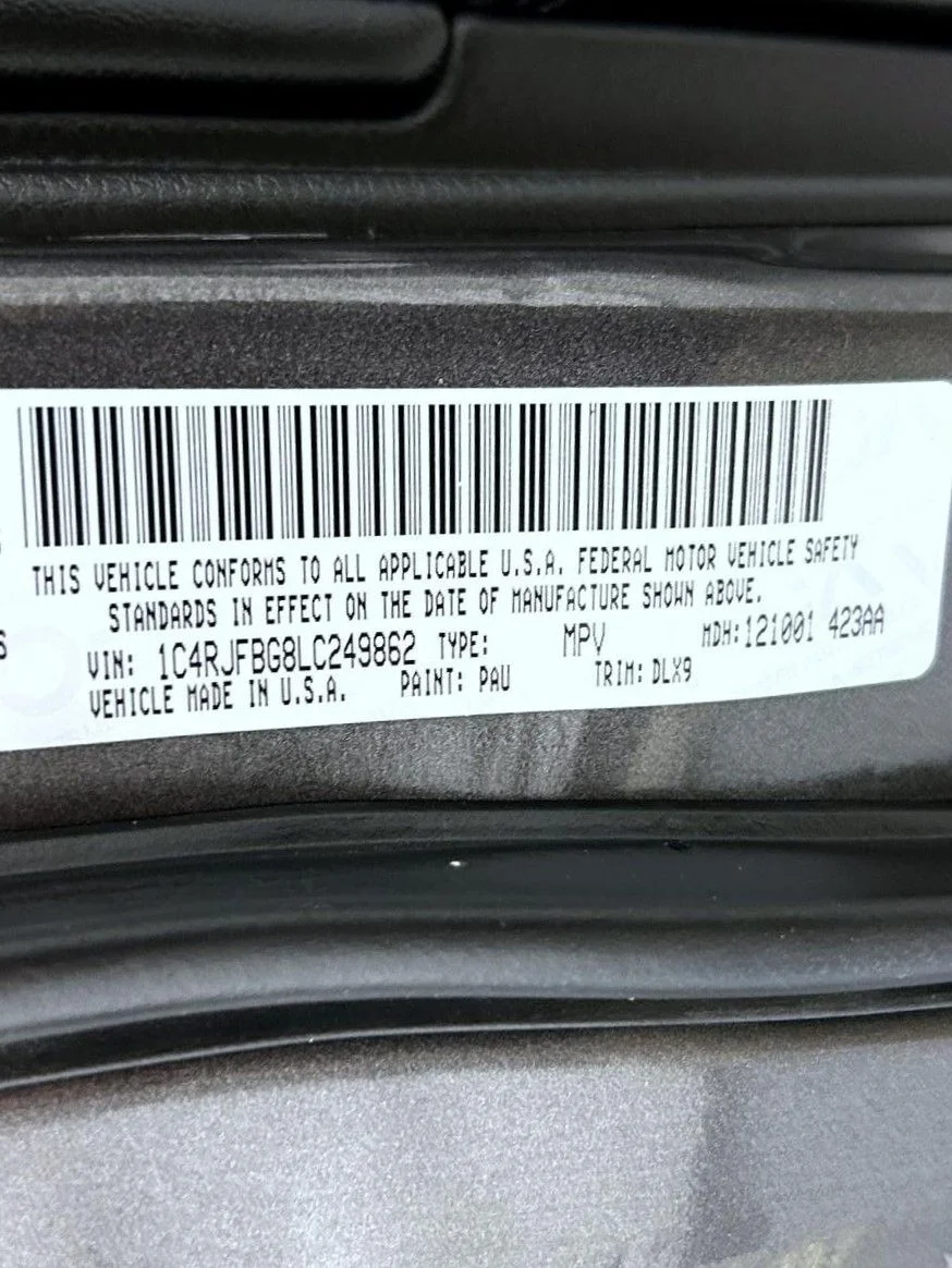 Used 2020 Gray Jeep Limited image 26