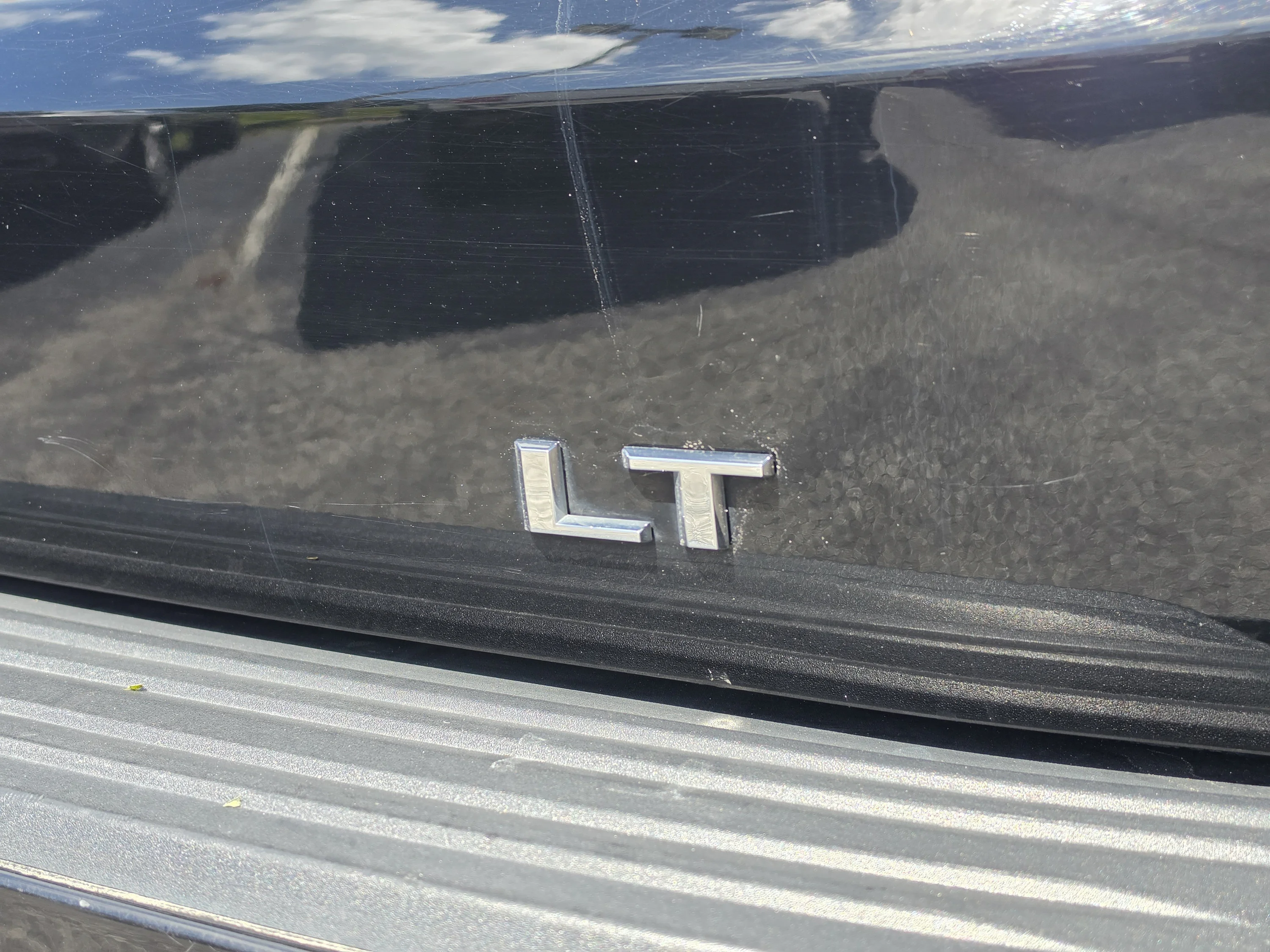 Used 2025 Black Chevrolet LT image 17