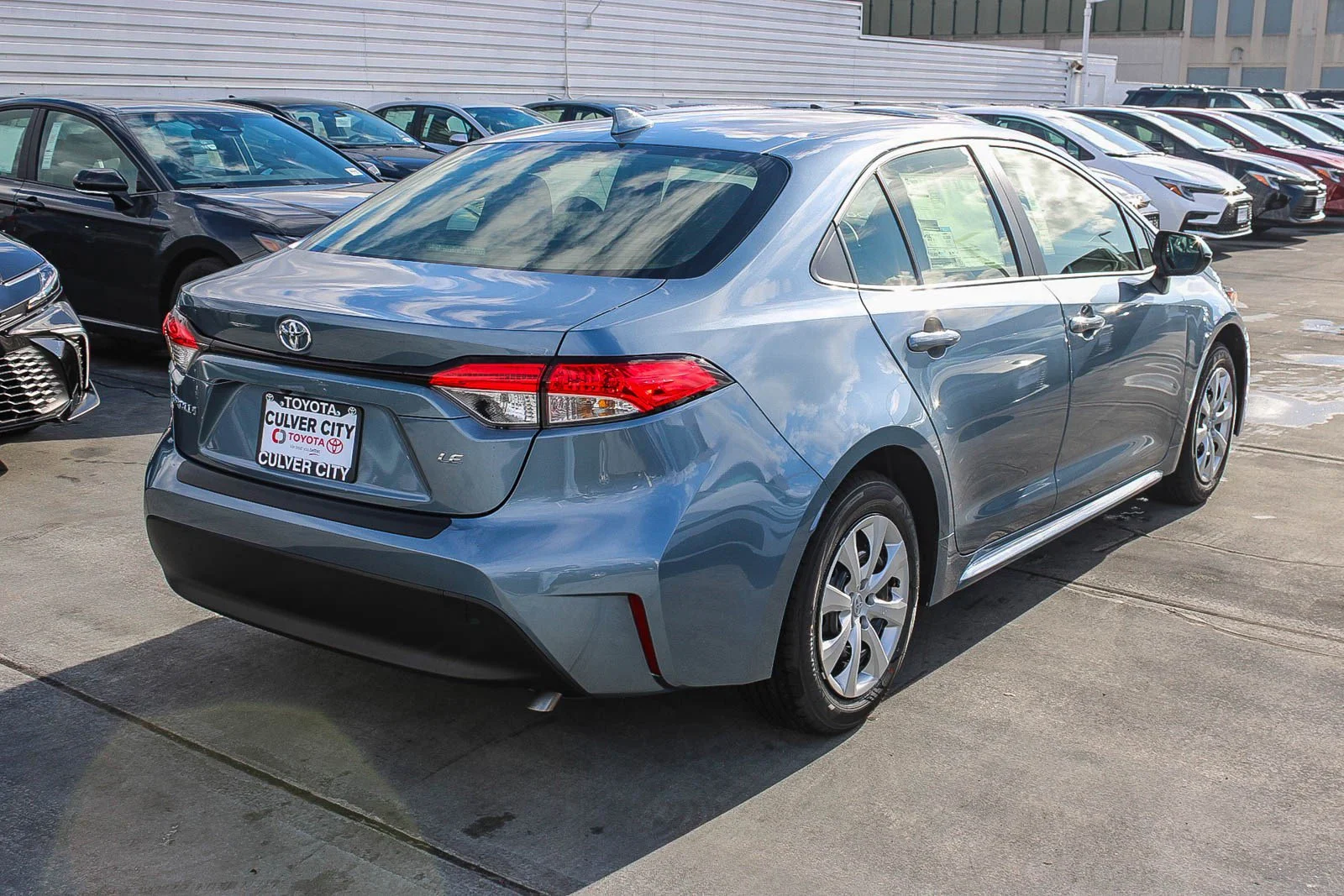 2026 Toyota Corolla LE - Photo 8