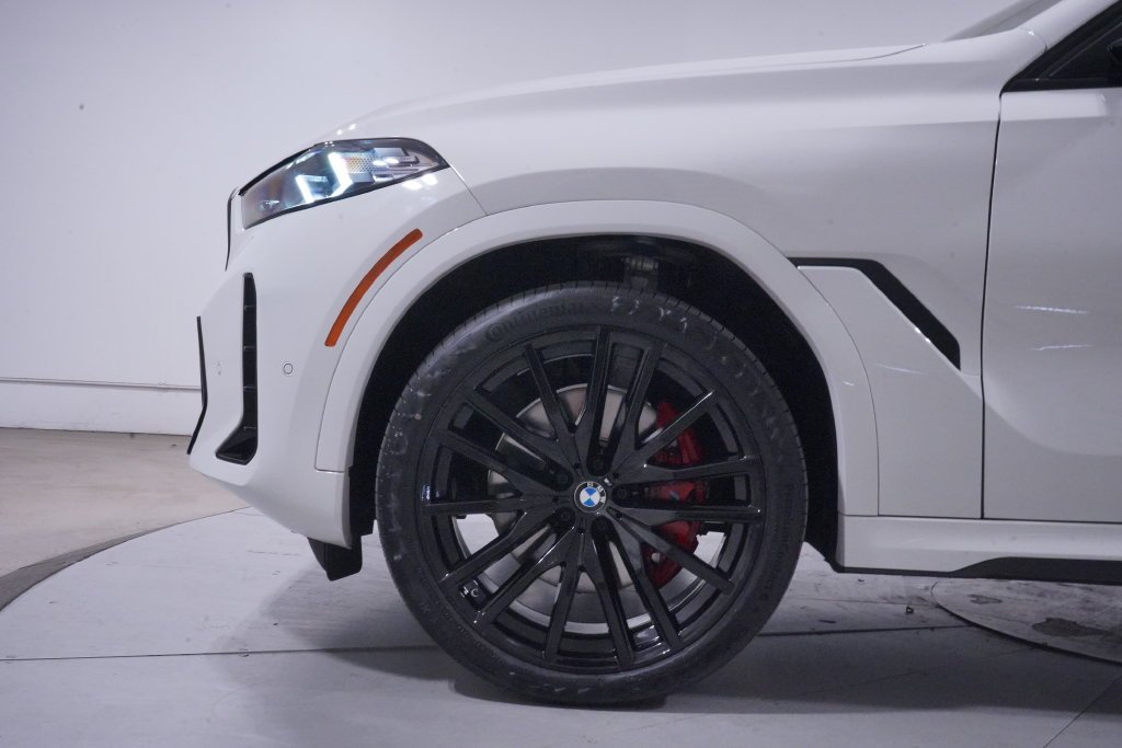 Certified Used 2024 Alpine White BMW xDrive40i image 2