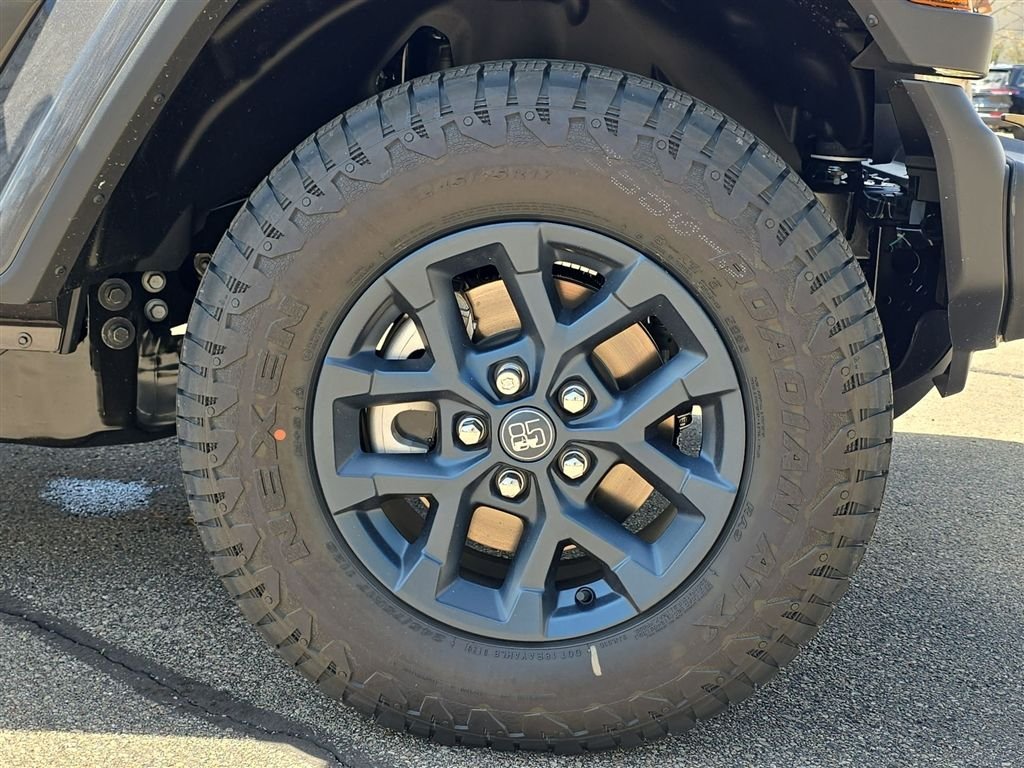New 2026 Granite Crystal Metallic Clear-Coat Exterior Paint Jeep 85th Anniversary Edition image 11