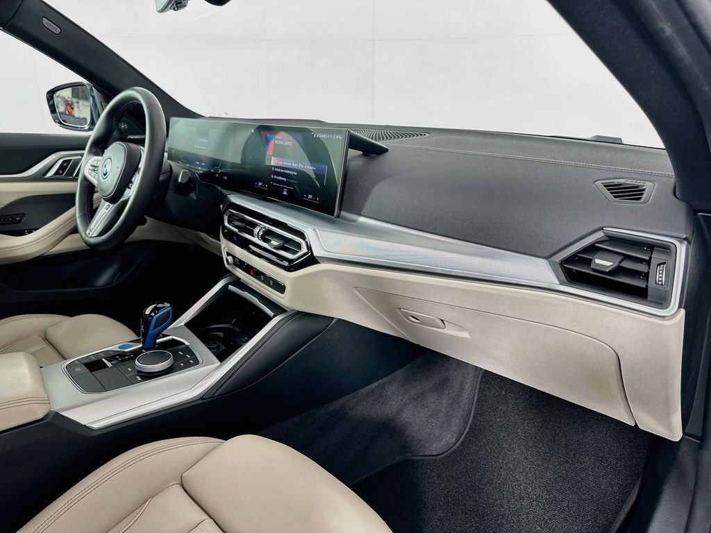 Used 2023 Gray BMW M50 image 31