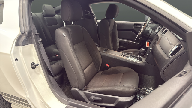 Used 2013 Performance White Ford V6 image 22