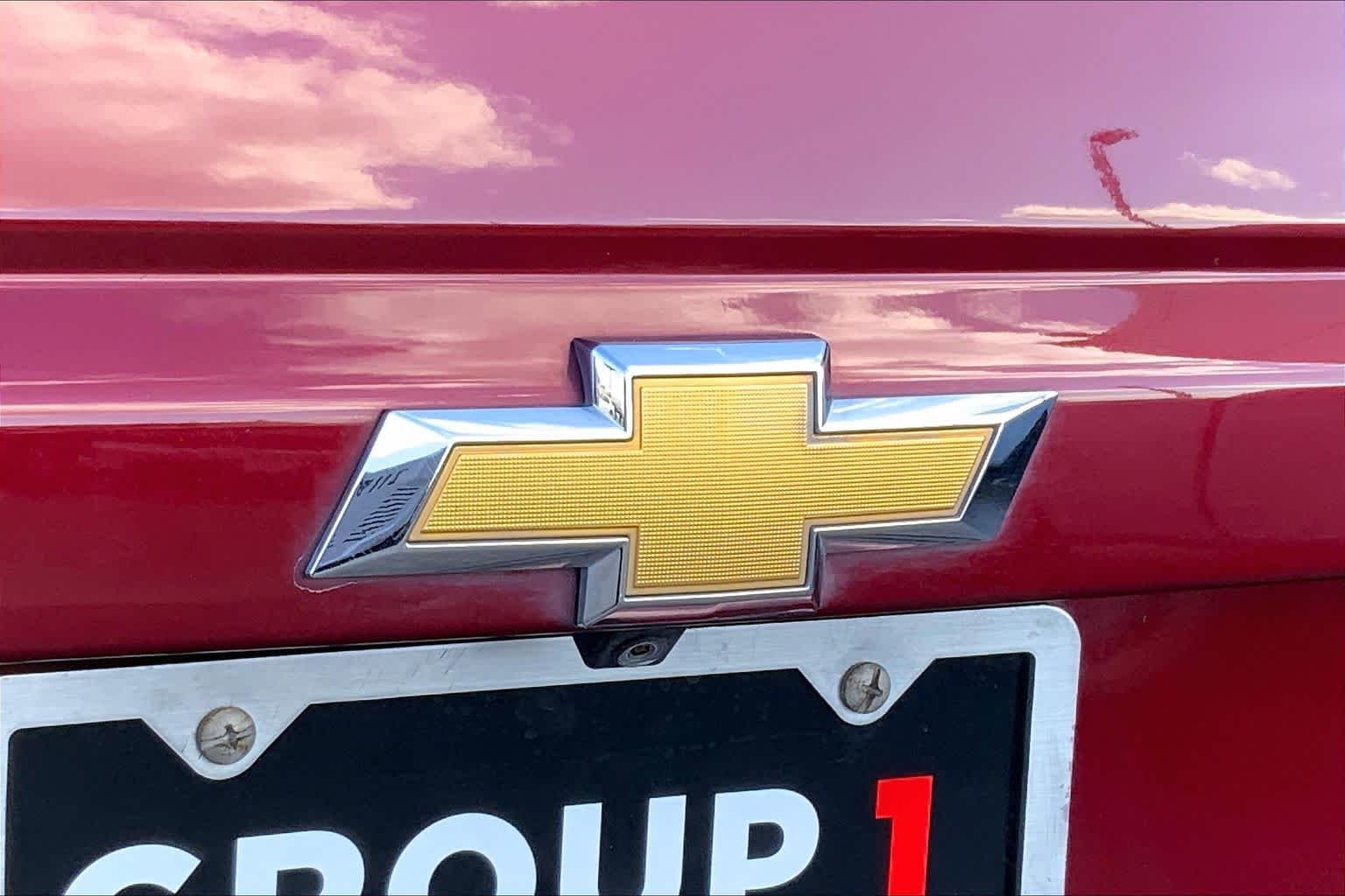 Used 2018 Siren Red Tintcoat Chevrolet LT image 31