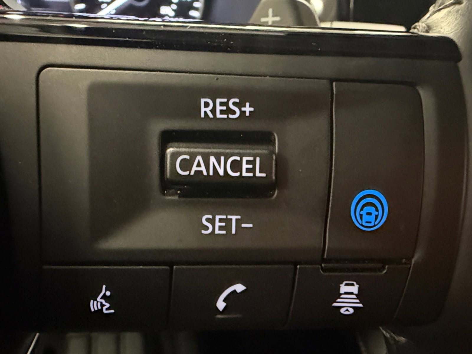Used 2025 Scarlet Ember Tintcoat Nissan SL image 40