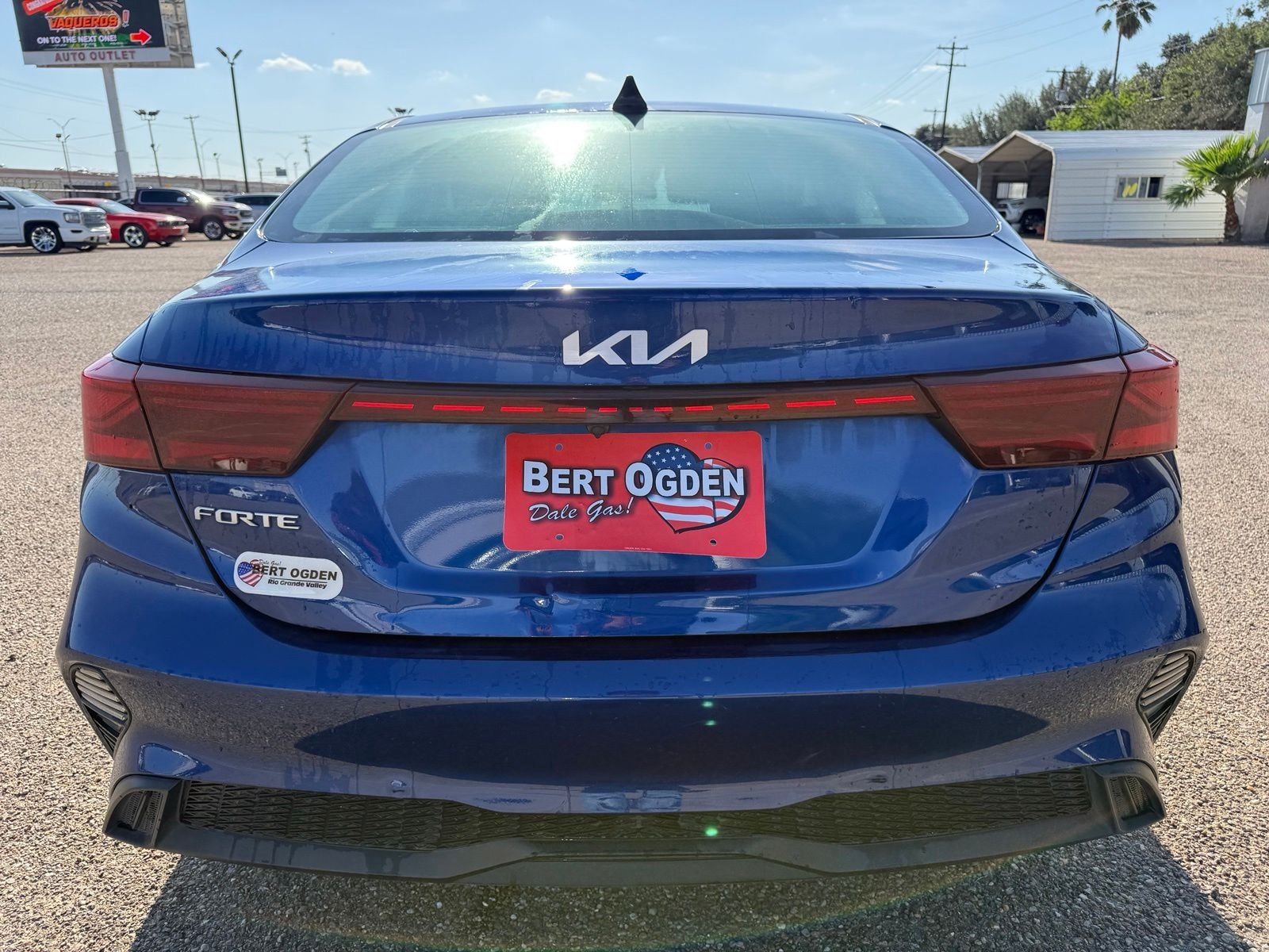 Used 2023 Blue Kia LXS image 4