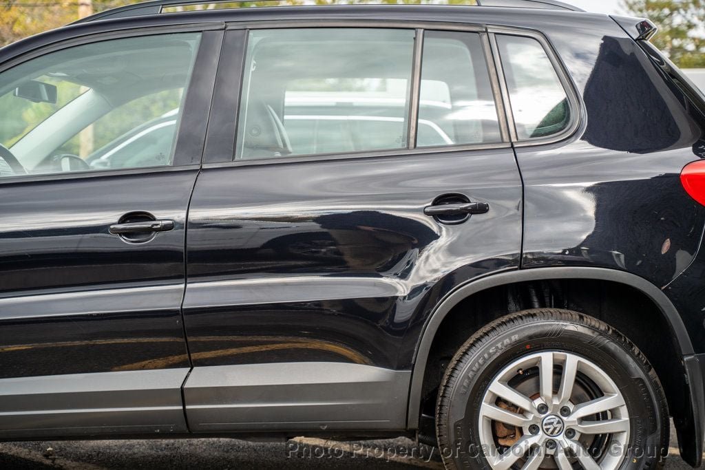 2017 Volkswagen Tiguan Sport photo 2