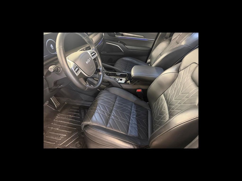 Used 2025 Black Kia SX-Prestige X-Line image 11