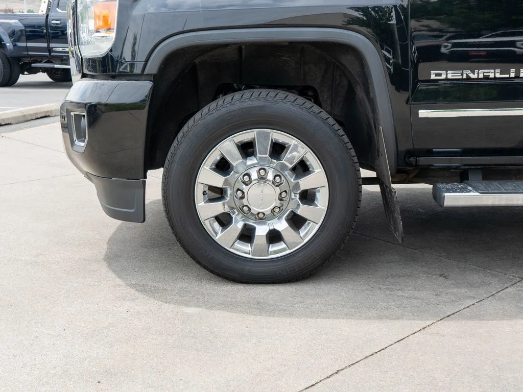 Used 2018 Black GMC Denali image 30