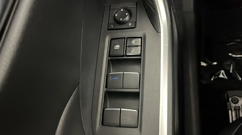 2019 Toyota RAV4 XLE Premium - Photo 28