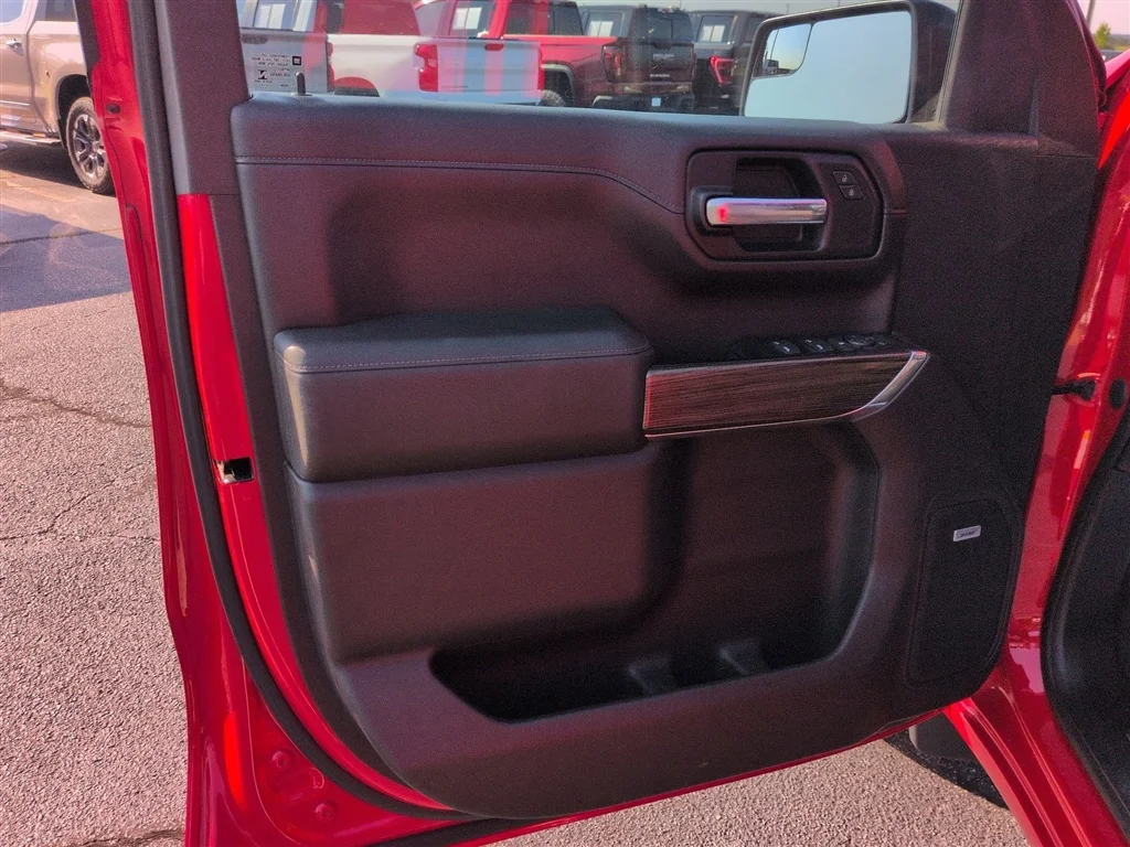 Used 2019 RED HOT Chevrolet RST image 22