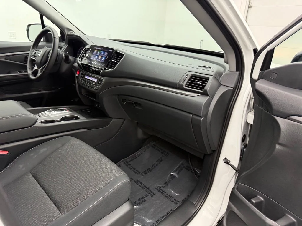 Used 2025 White Honda Sport image 33