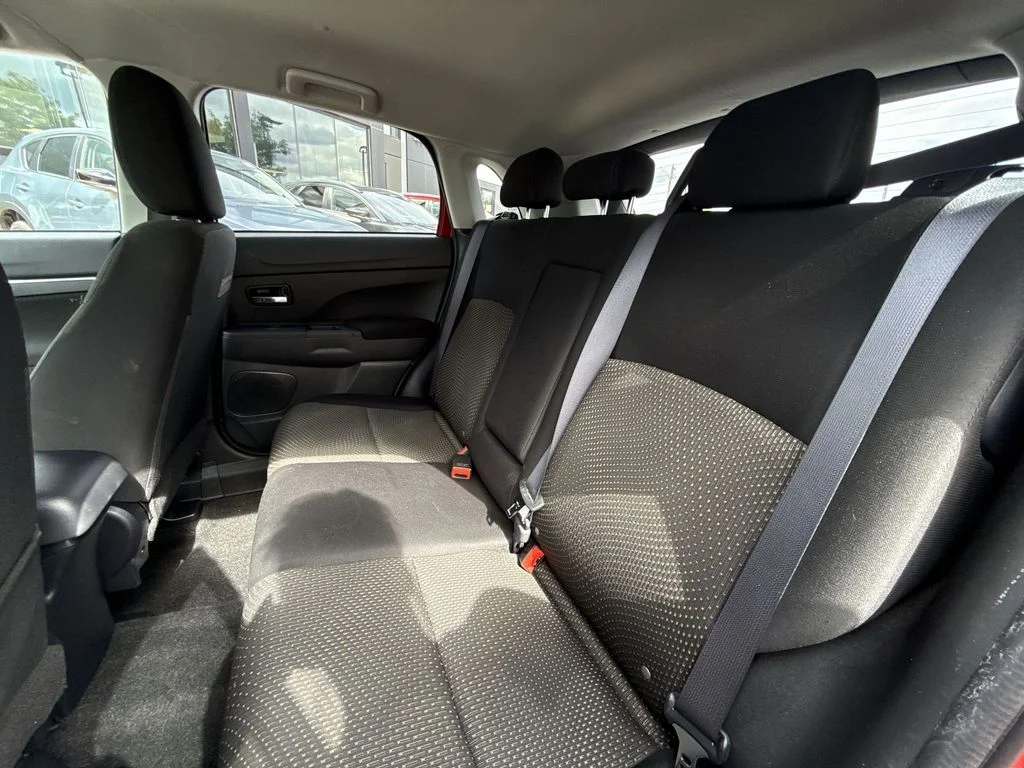 Used 2016  Mitsubishi ES image 21