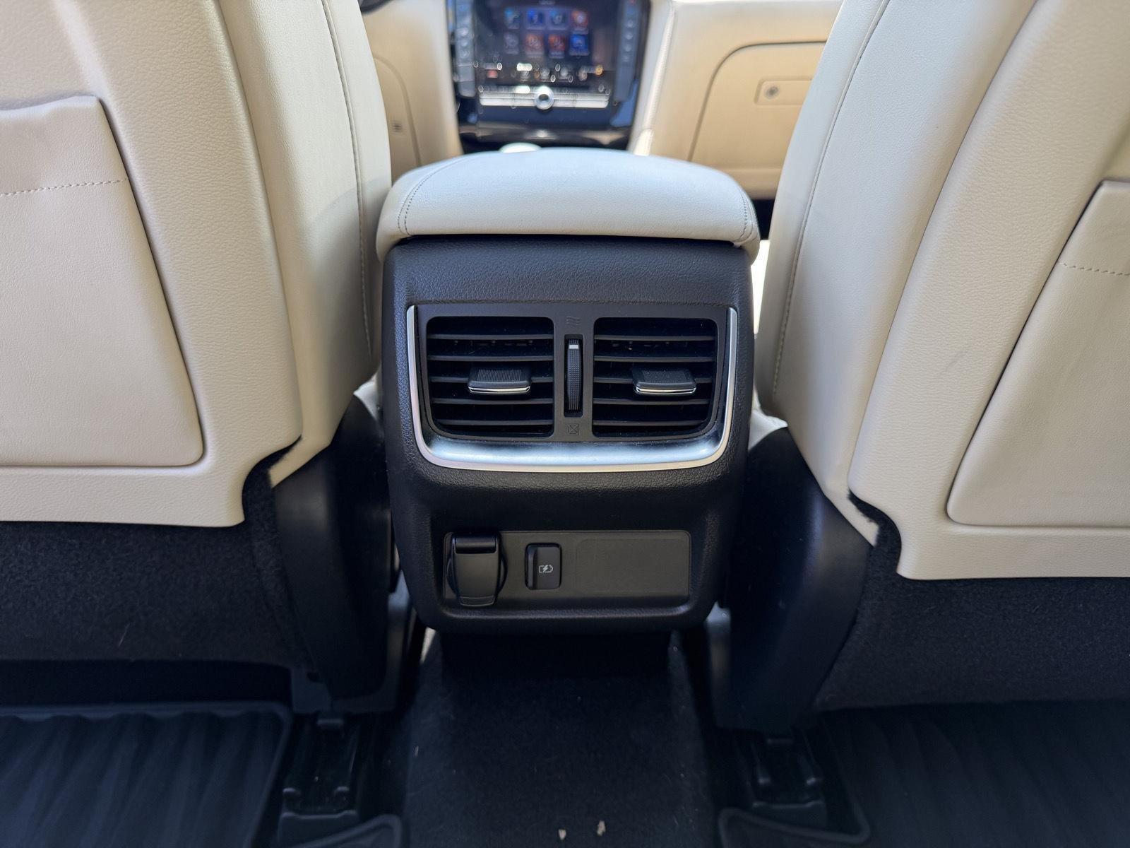 Used 2020 Majestic White INFINITI LUXE image 18