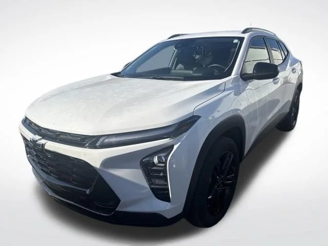 Used 2025 White Chevrolet ACTIV image 1