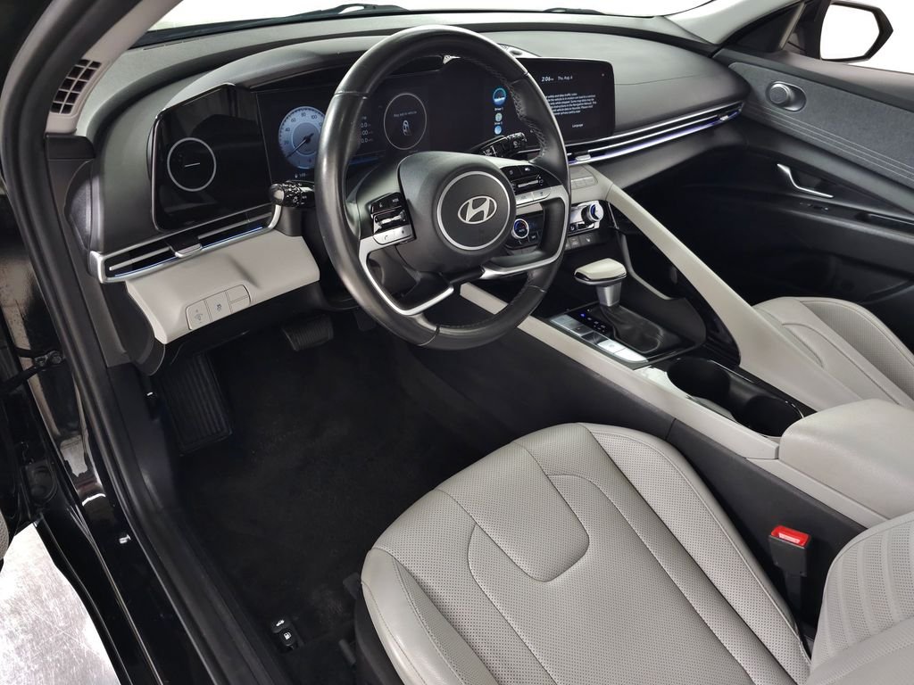 2024 Hyundai Elantra Limited - Photo 16
