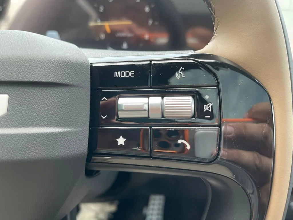 New 2026 White Kia X-Line SX Prestige image 18
