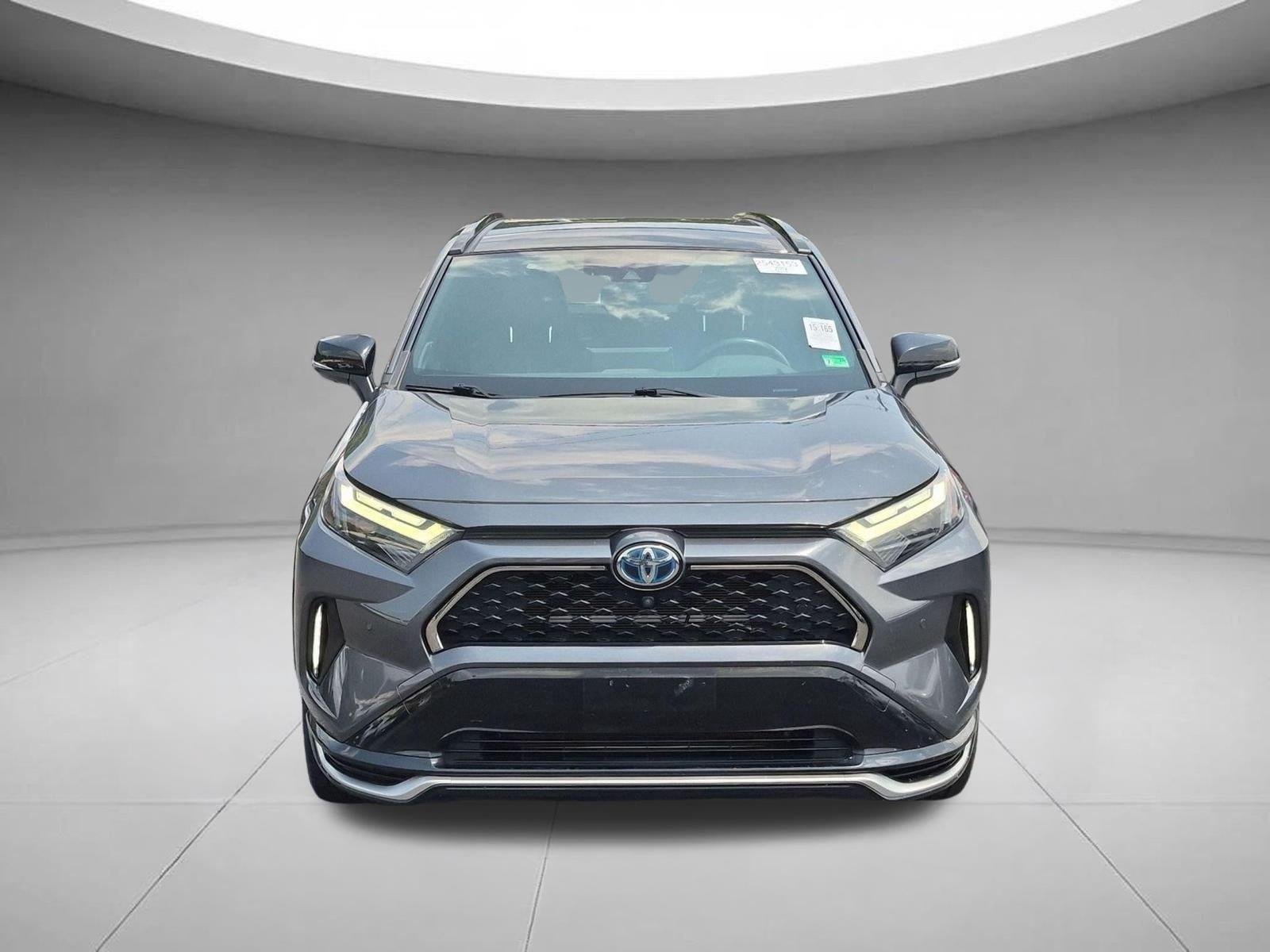 Used 2022  Toyota XSE image 8