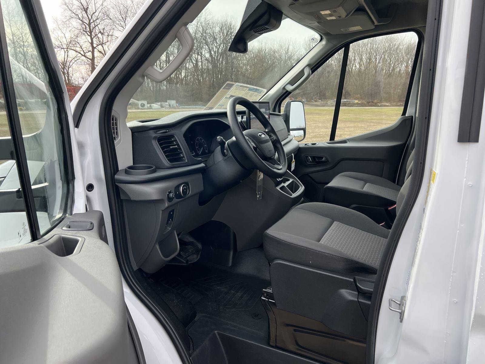 Used 2024 Oxford White Ford T350 AWD SRW image 11