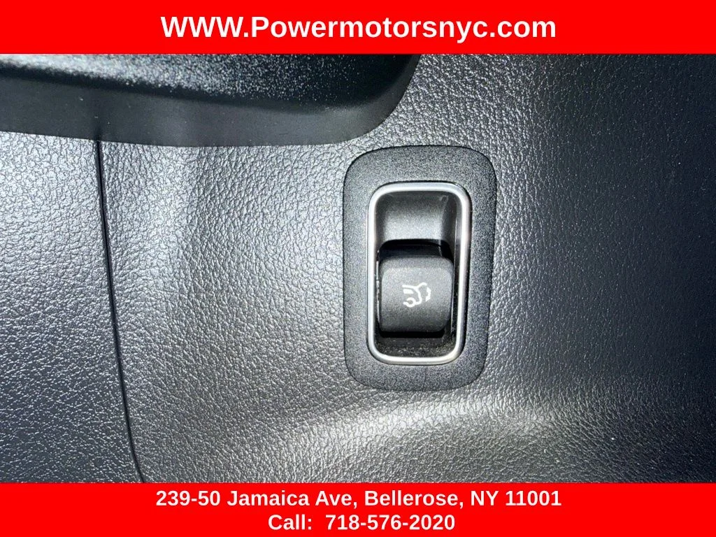 Used 2021 Black Mercedes-Benz GLA 250 image 37