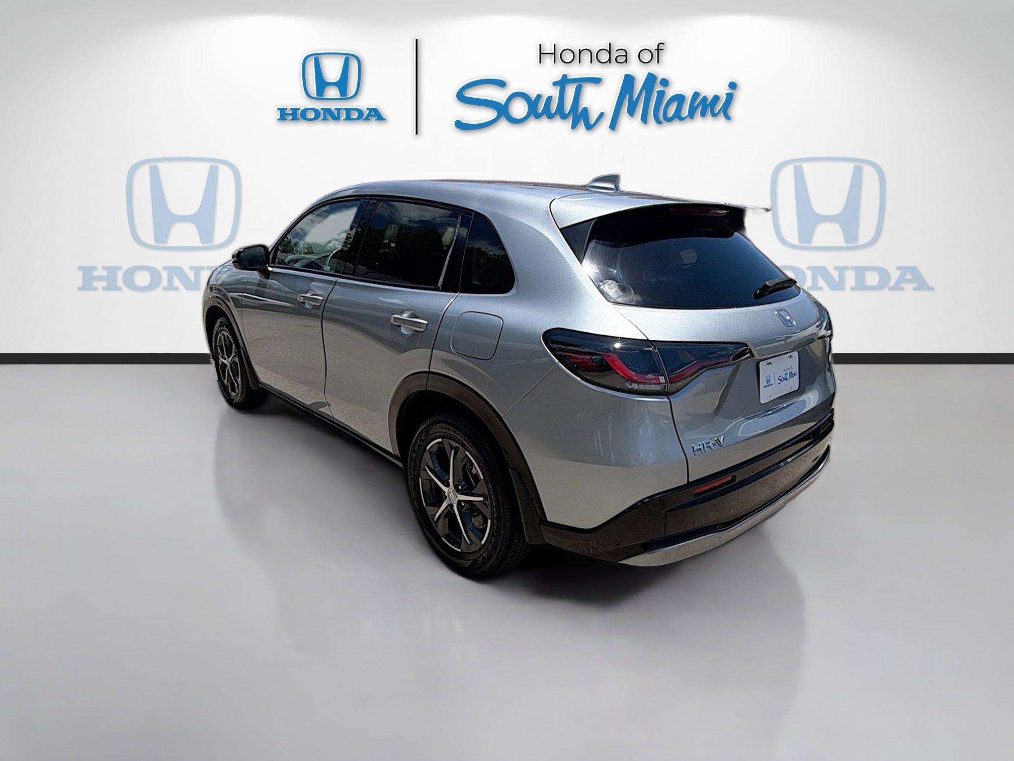 Used 2024 Lunar Silver Metallic Honda EX-L image 5