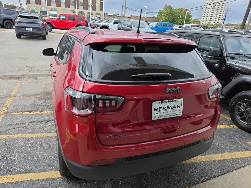 2026 Jeep Compass Latitude photo 4