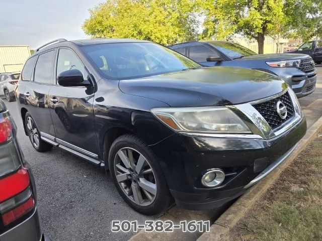 Used 2016 Black Nissan Platinum image 5
