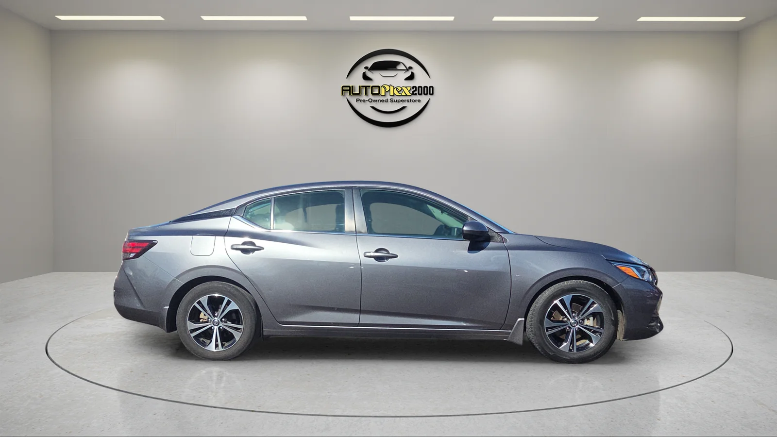 Used 2022 Gray Nissan SV image 8