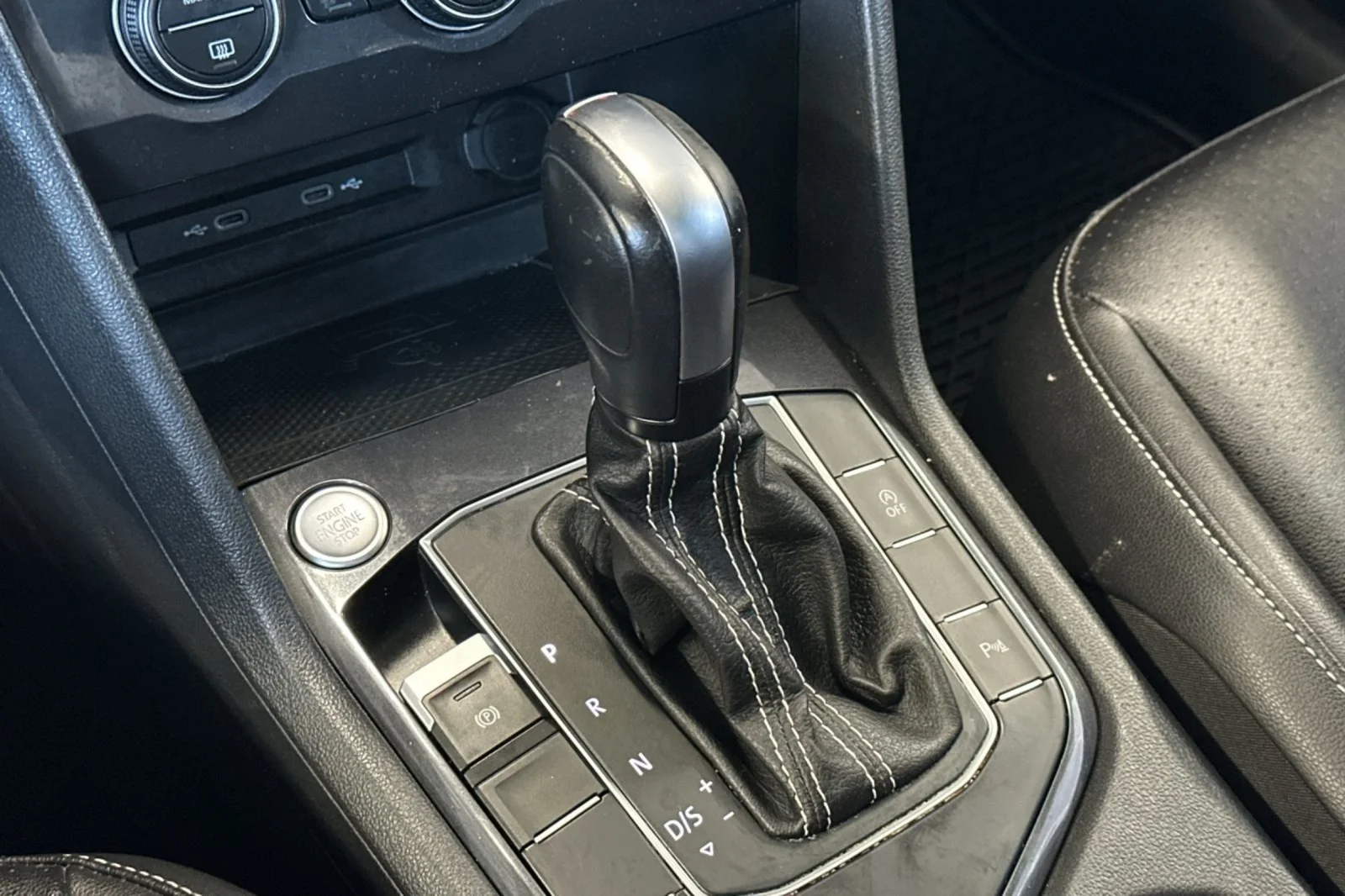 Used 2021 SILVER METALLIC Volkswagen SE R-Line Black image 20