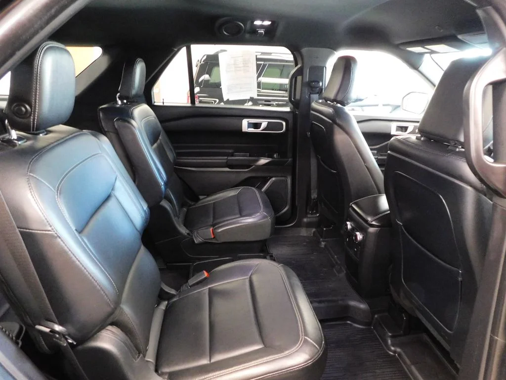 Used 2020 Agate Black Metallic Ford XLT image 43