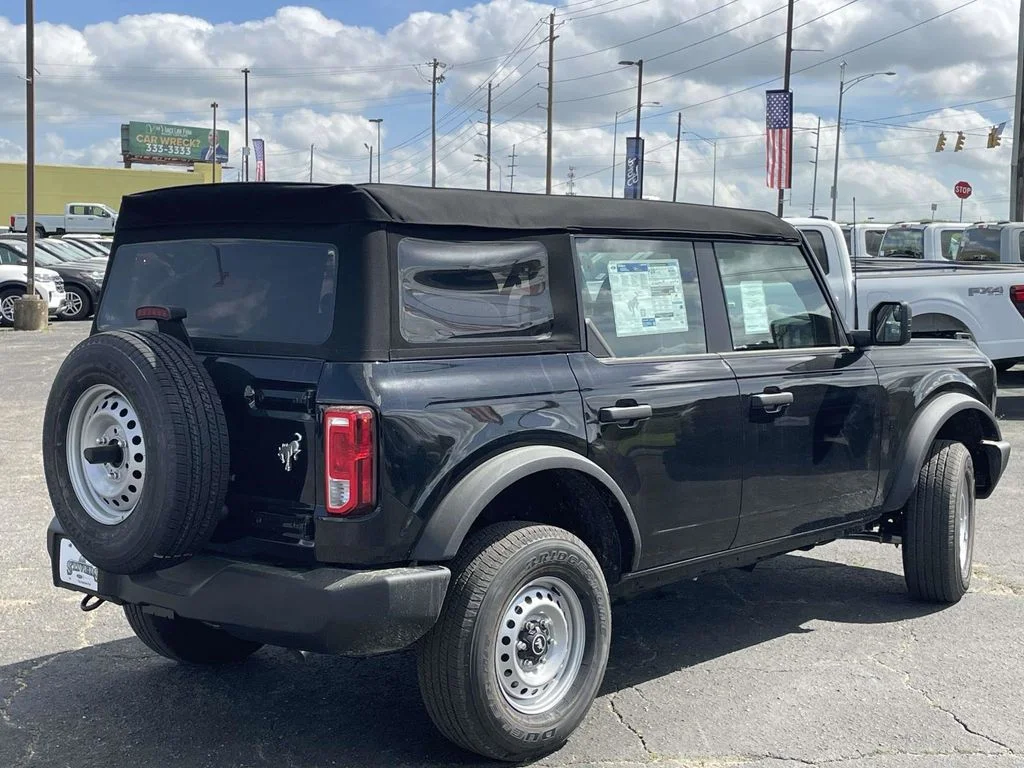 New 2026 Black Ford Base image 3