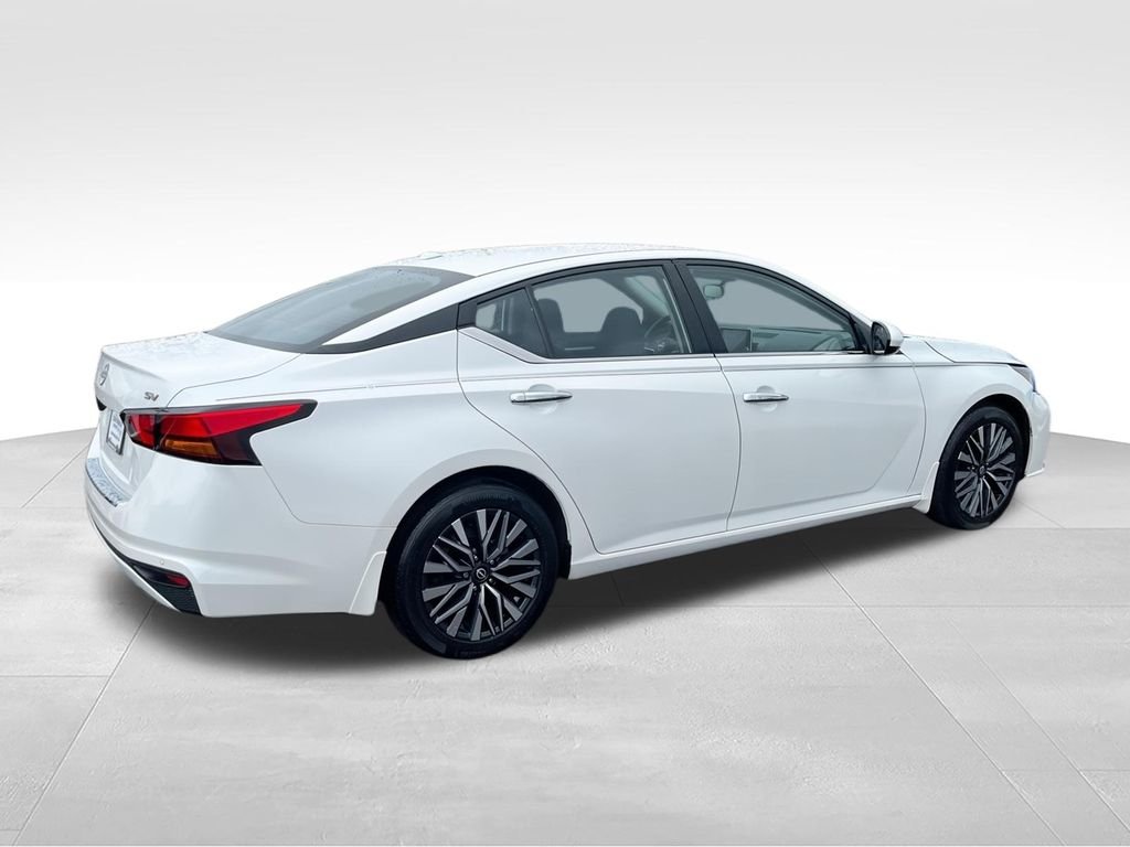 Used 2023 White Nissan 2.5 SV image 8