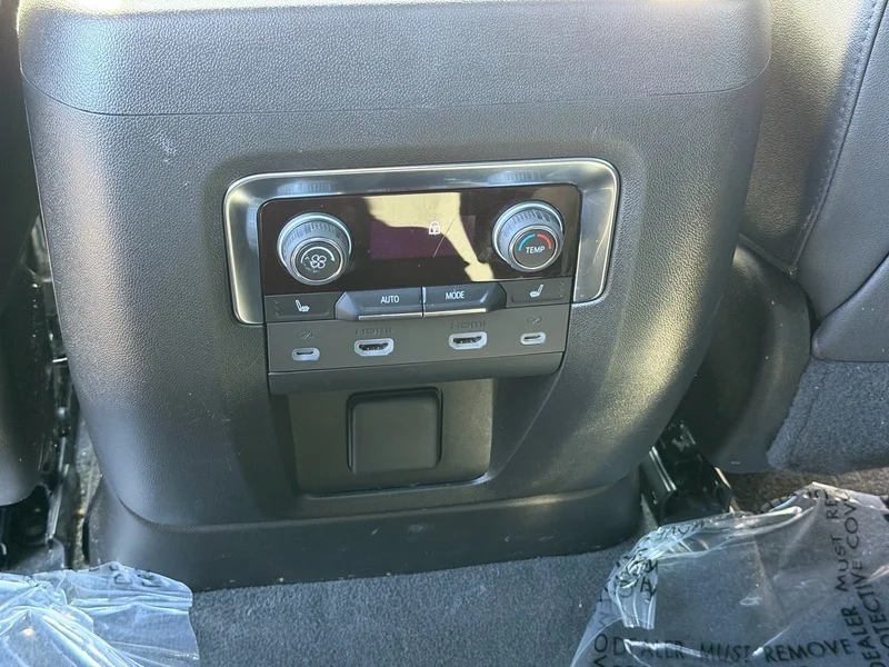 Used 2024 Summit White Chevrolet Z71 image 16