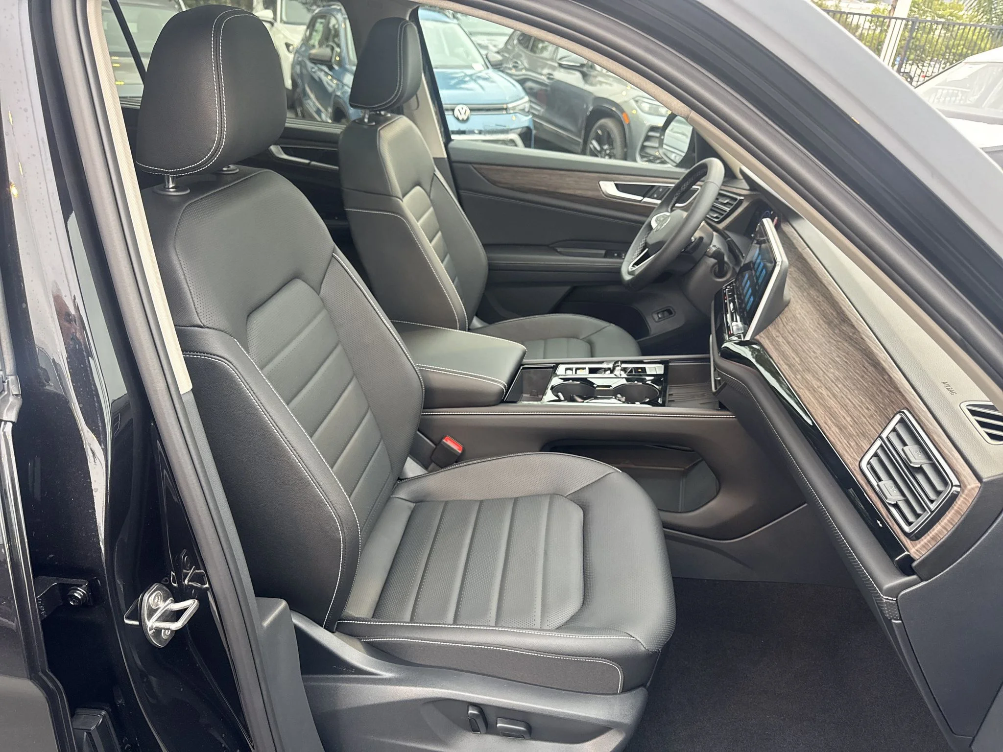 New 2026 Deep Black Pearl Volkswagen 2.0T SEL image 19