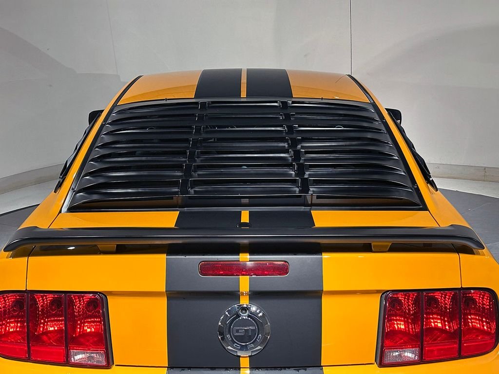 Used 2007 Orange Ford  image 10