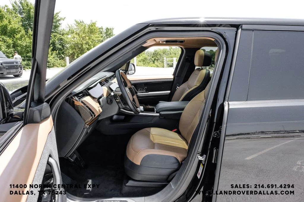 Certified Used 2024 SV Bespoke Match to Sample in Gloss Finish Land Rover Autobiography image 35