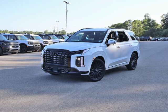 Used 2025 White Hyundai Calligraphy Night Edition image 2