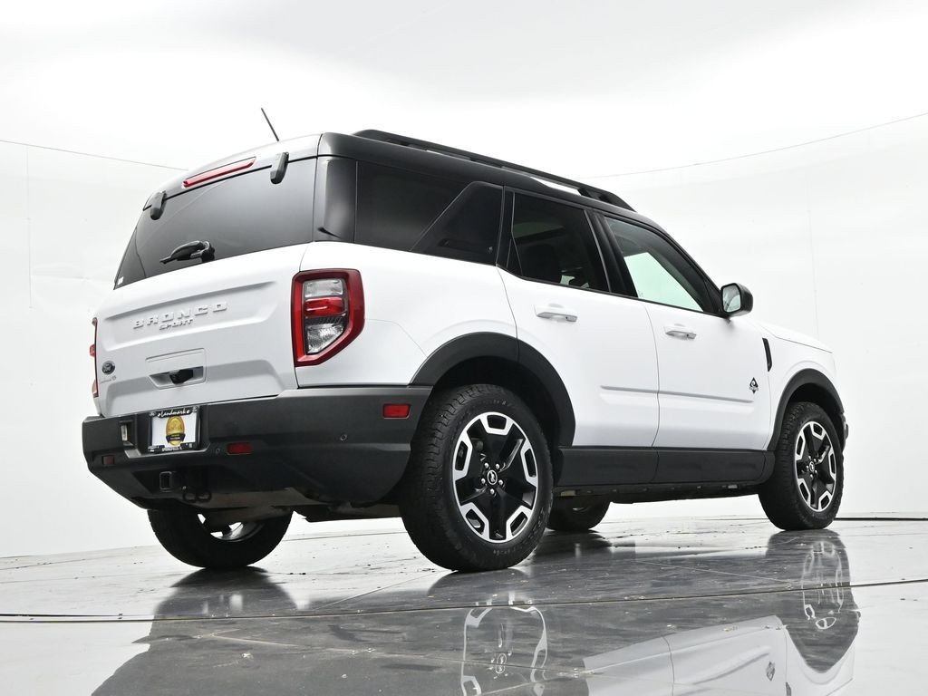Used 2022 Oxford White Ford Outer Banks 4x4 image 22