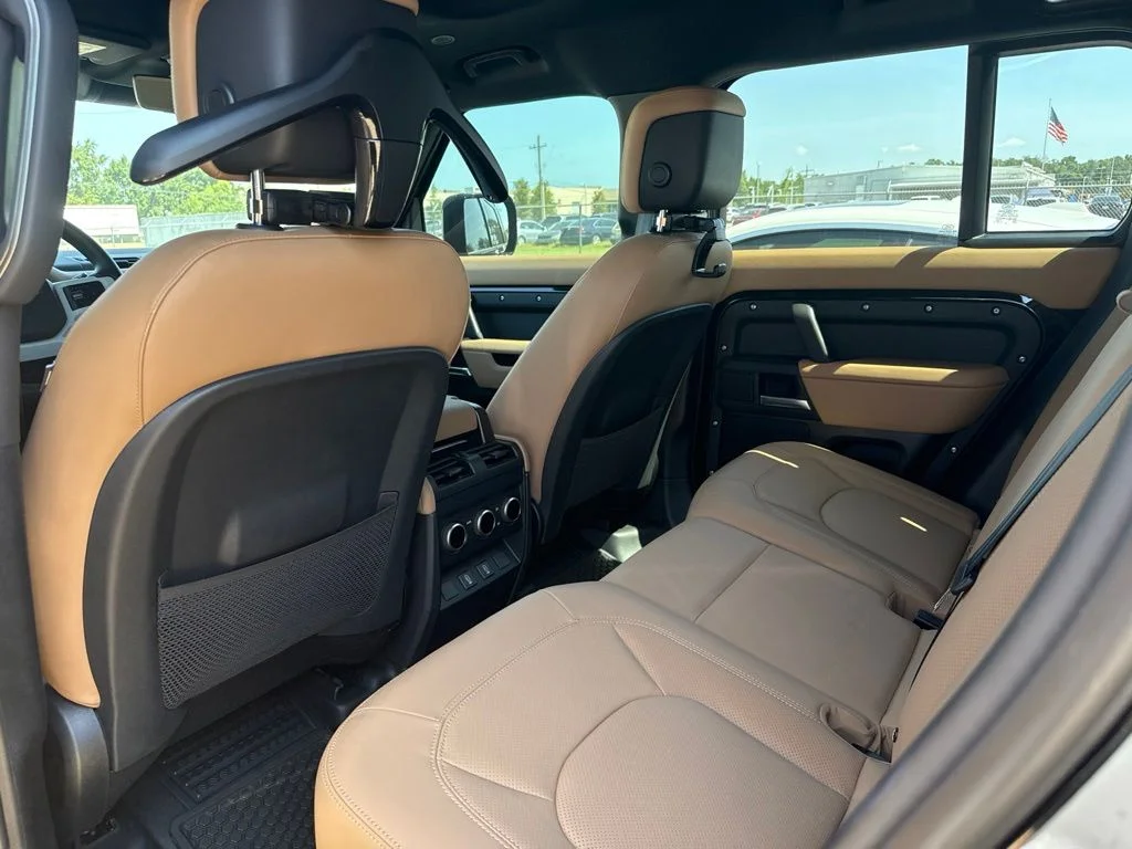 Certified Used 2026 Black Land Rover X-Dynamic SE image 5