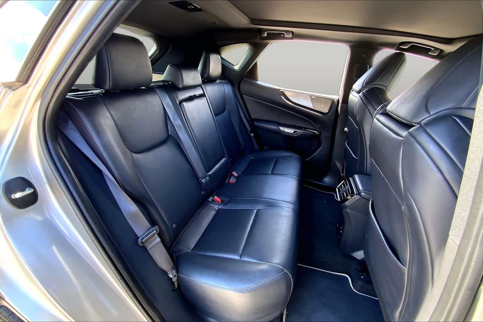 Used 2024 Atomic Silver Lexus F SPORT Handling image 19