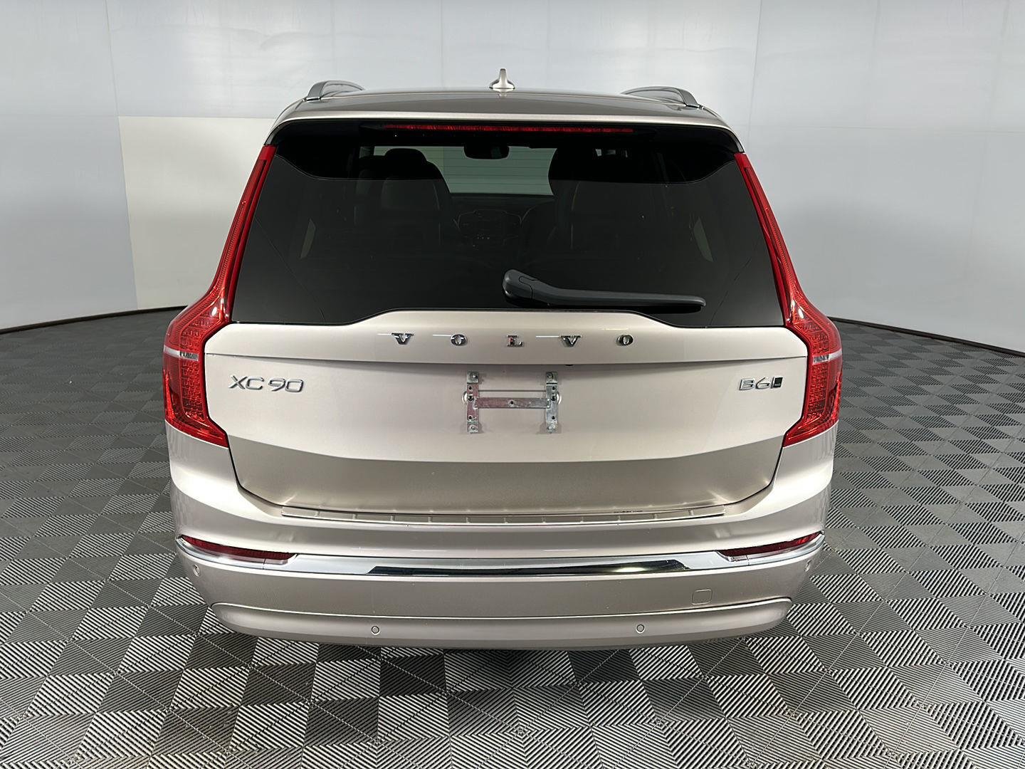 Used 2023 Bright Dusk Metallic Volvo Ultimate image 10