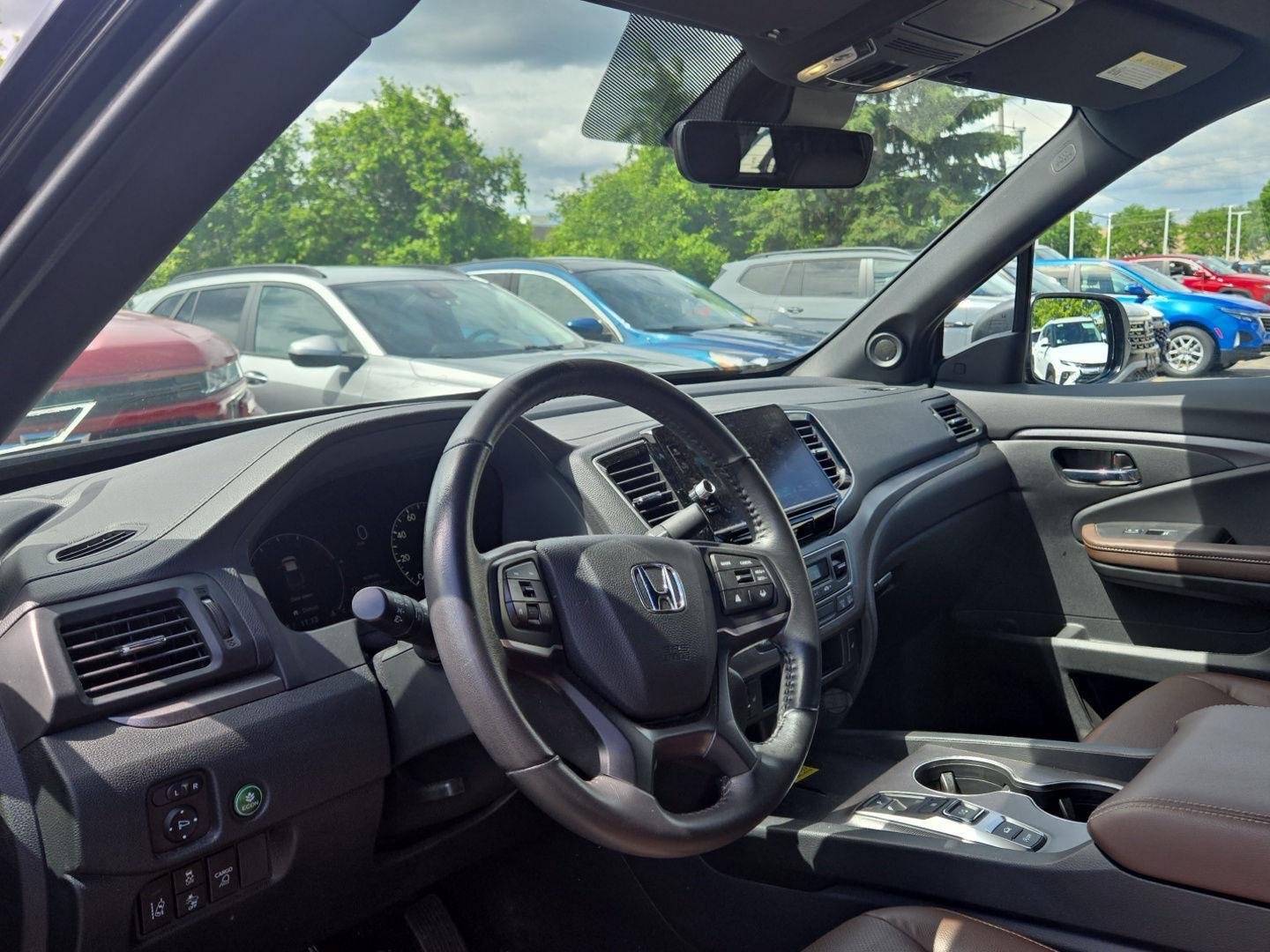 Used 2024 Crystal Black Pearl Honda RTL image 3