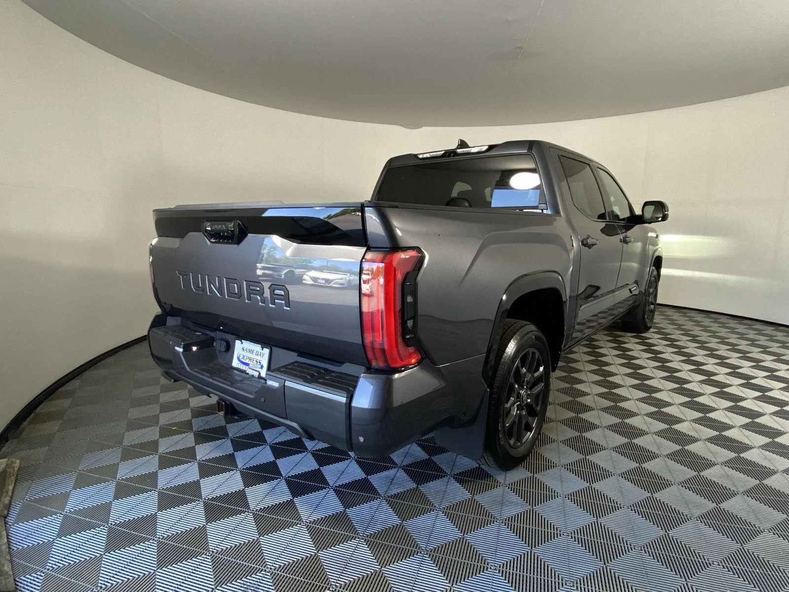 Used 2025 Magnetic Gray Metallic Toyota Platinum image 7