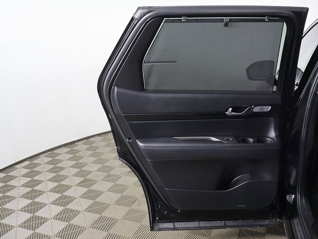 Used 2021 Black Hyundai Limited image 30