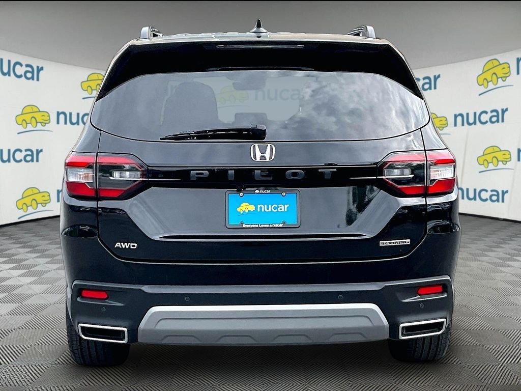 Used 2023 Crystal Black Pearl Honda Touring image 5