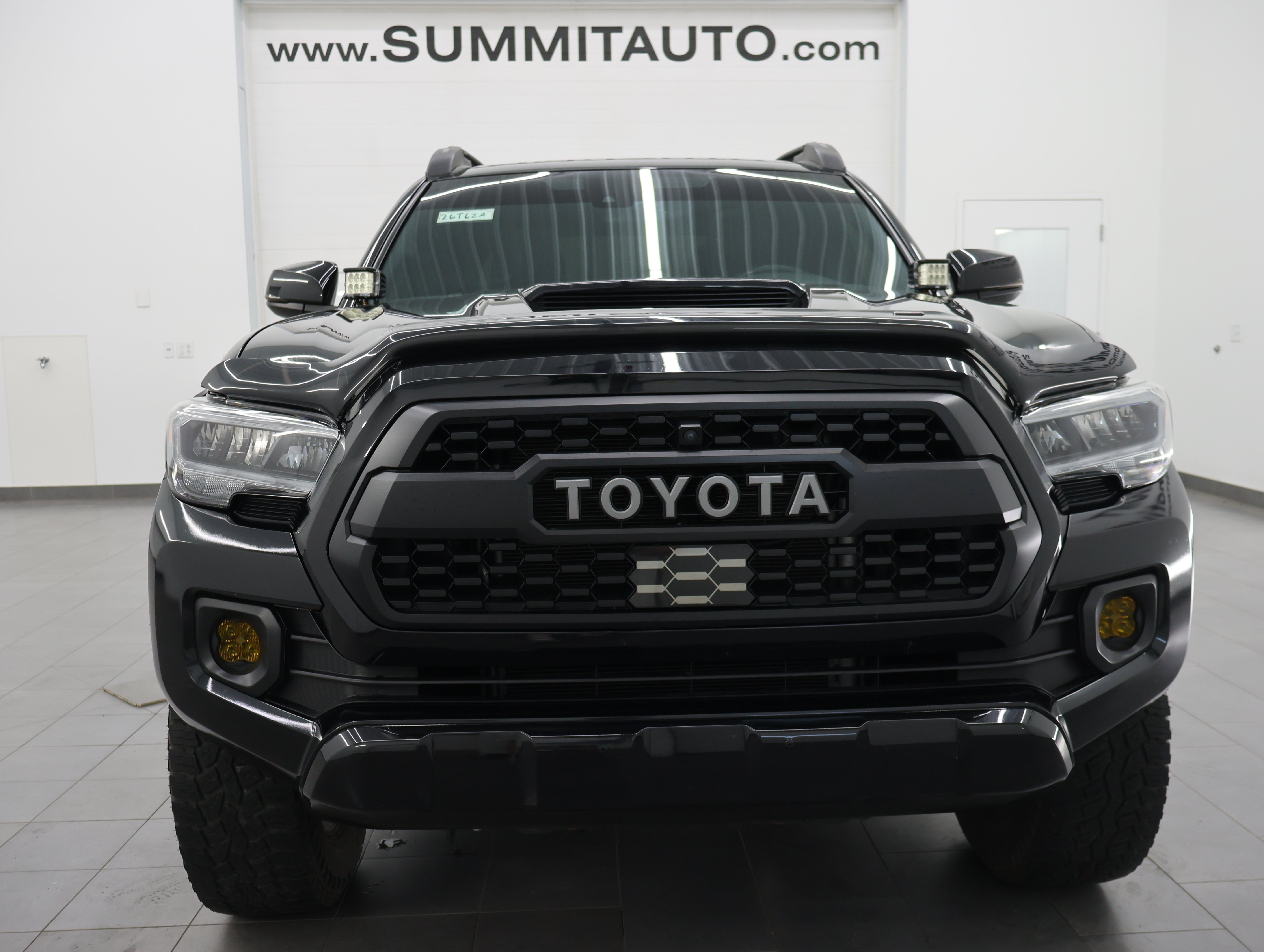 Used 2021  Toyota  image 16