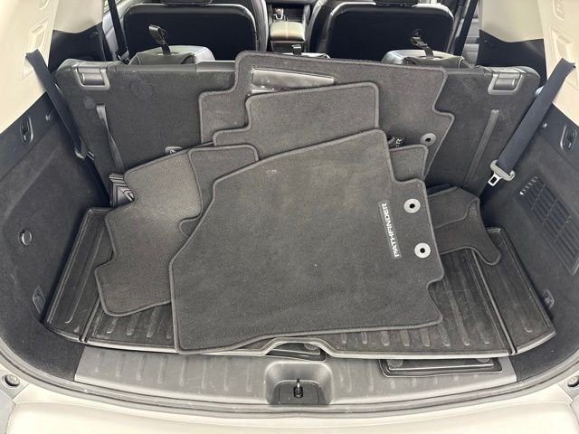 Used 2025 Gray Nissan Platinum image 27