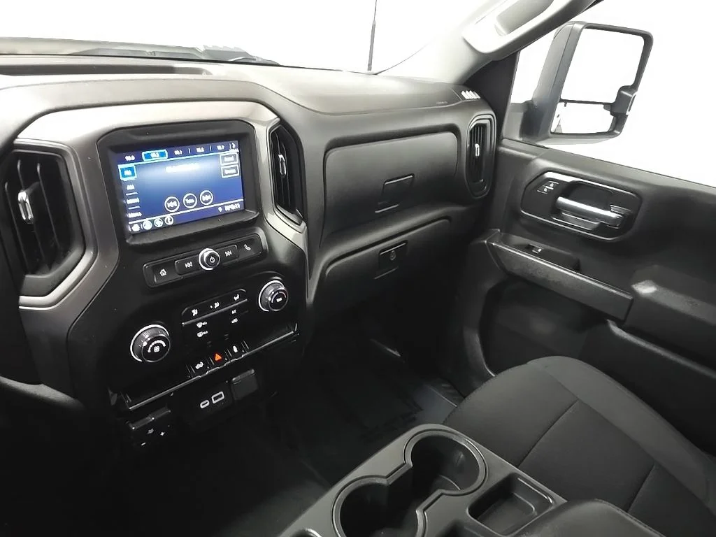 Used 2021 White Chevrolet Custom image 25