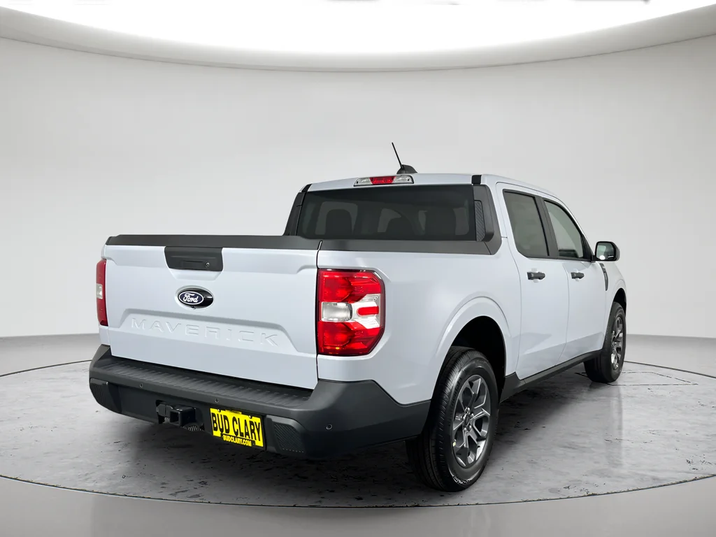 New 2026 White Ford XLT image 3