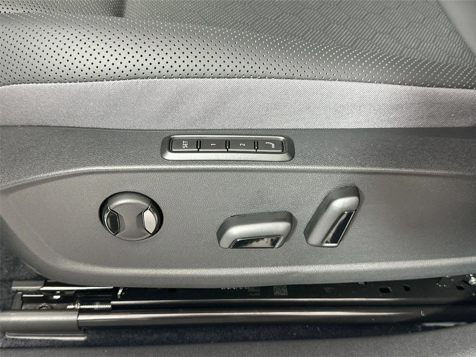 New 2025 opal white pearl Volkswagen Pro S image 18
